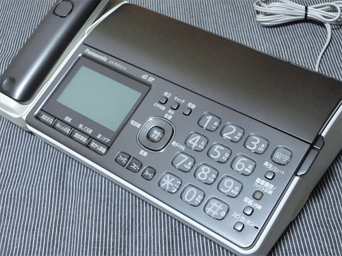 FAX付き固定電話機を全通話の自動録音ができるPanasonicのおたっくすKX 